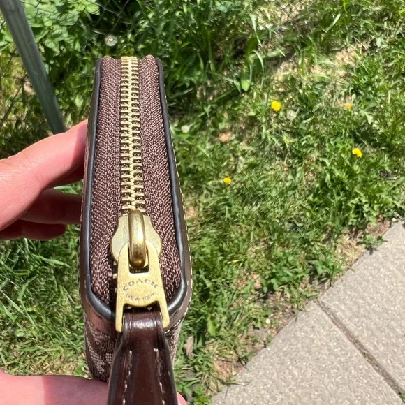 Coach Wallet - Picture 3 of 4